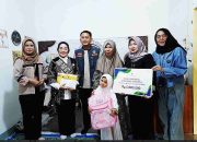Tabungan Pendidikan Rp5 Juta untuk Anak Guru Honorer yang Wafat Tabungan Pendidikan Rp5 Juta untuk Anak Guru Honorer yang Wafat