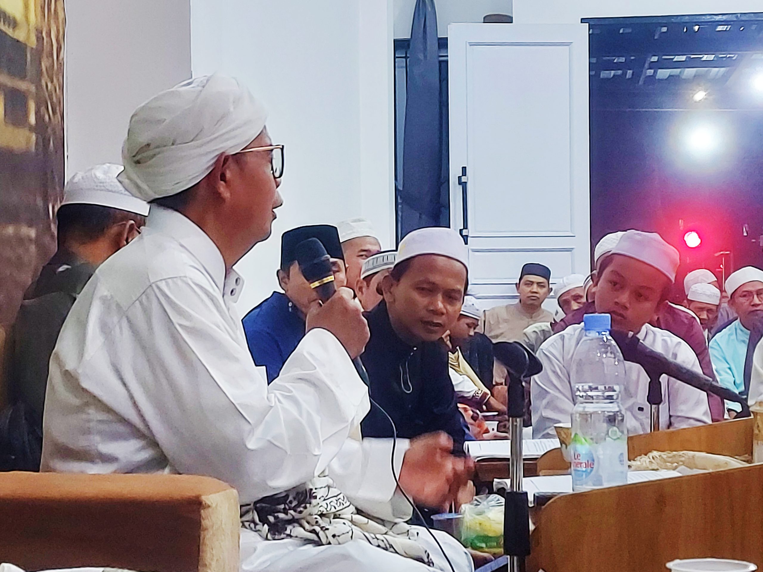 Menyikapi Kemarau Panjang dan Karhutla, Guru Bahran Jamil Ajak Umat Bersabar dan Tetap Bersyukur