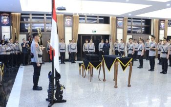 Kapolri Pimpin Sertijab dan Kenaikan Pangkat Sejumlah PJU Mabes dan Kapolda Kapolri Pimpin Sertijab dan Kenaikan Pangkat Sejumlah PJU Mabes dan Kapolda