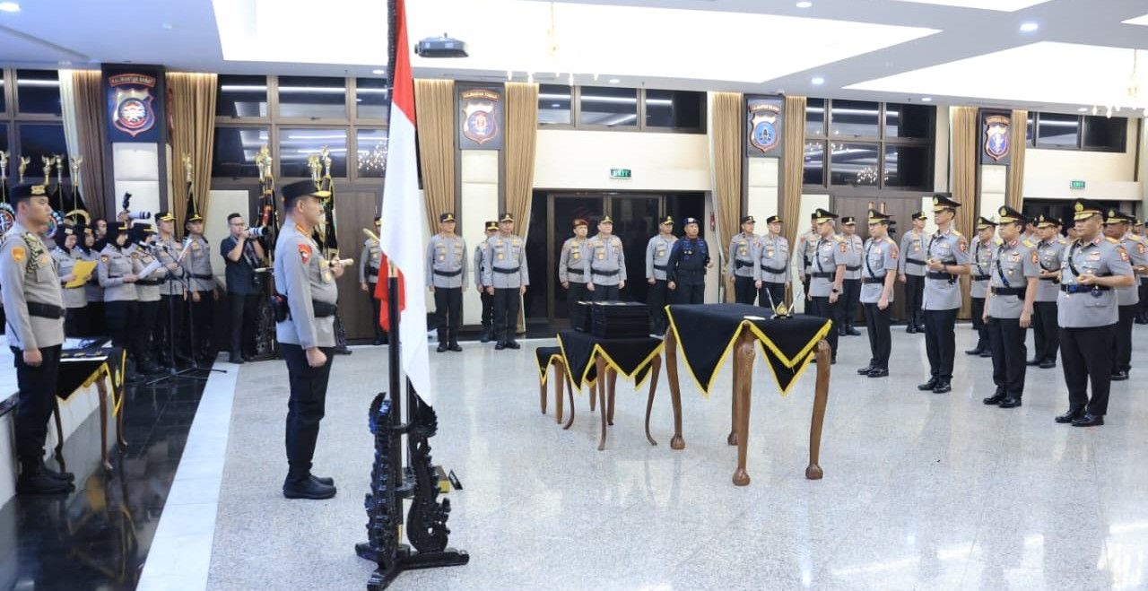 Kapolri Pimpin Sertijab dan Kenaikan Pangkat Sejumlah PJU Mabes dan Kapolda