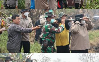Kapolres Kapuas Turun Langsung Padamkan Karhutla di Pangkalan Rekan, Cegah Api Mendekati Permukiman Warga Kapolres Kapuas Turun Langsung Padamkan Karhutla di Pangkalan Rekan, Cegah Api Mendekati Permukiman Warga