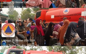 BPBD Kapuas Salurkan 8.000 Liter Air Bersih ke Warga Anjir Serapat Barat BPBD Kapuas Salurkan 8.000 Liter Air Bersih ke Warga Anjir Serapat Barat