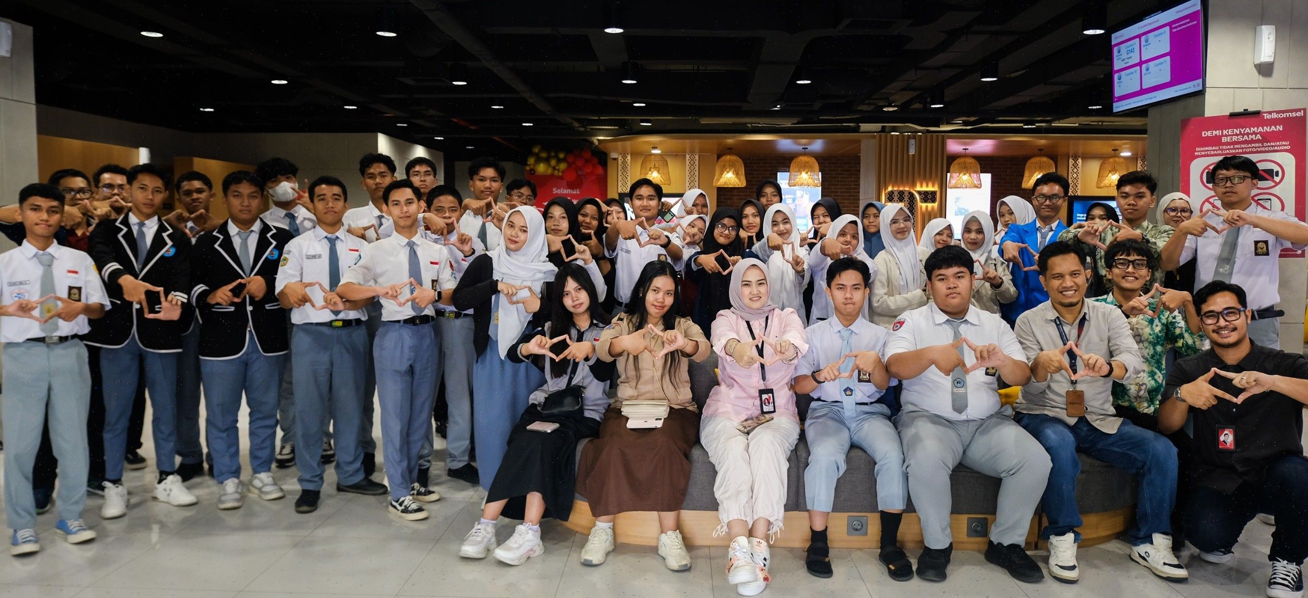 Wujudkan Talenta Digital Berprestasi: Telkomsel Sukses Gelar Ajang  “Clash of Banua” Bagi Pelajar se-Kalimantan Selatan