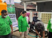 Gus Muhaimin Salurkan 24.000 Liter Air Bersih untuk Warga Terdampak Karhutla di Kapuas Gus Muhaimin Salurkan 24.000 Liter Air Bersih untuk Warga Terdampak Karhutla di Kapuas