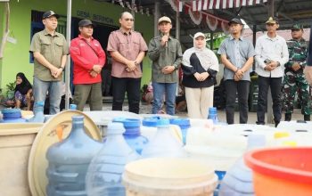 Hari ke-14, Bantuan Air Bersih Pemkab Batola Menjangkau Dua Desa di Alalak Hari ke-14, Bantuan Air Bersih Pemkab Batola Menjangkau Dua Desa di Alalak
