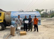 Bantu Warga Terdampak Karhutla, PT PSL Salurkan 94000 Liter Air Bersih dan  Alat Kesehatan di Mempawah