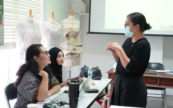 Perkuat Ekonomi Kreatif Bidang Fashion, PT Pelindo Sinergi Lokaseva Bekali UMK Binaan melalui FASH-UP LOCAL Perkuat Ekonomi Kreatif Bidang Fashion, PT Pelindo Sinergi Lokaseva Bekali UMK Binaan melalui FASH-UP LOCAL
