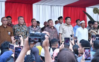Komisioner BP Tapera Dampingi Menteri PKP dalam Kunjungan Program Bedah Rumah dan Gentengisasi di Purwakarta Komisioner BP Tapera Dampingi Menteri PKP dalam Kunjungan Program Bedah Rumah dan Gentengisasi di Purwakarta